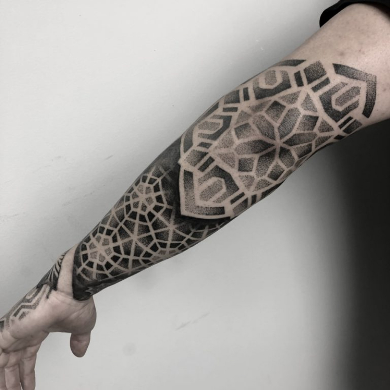 Tatuagem pontilhismo masculina