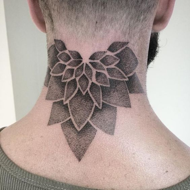 Tatuagem pontilhismo masculina
