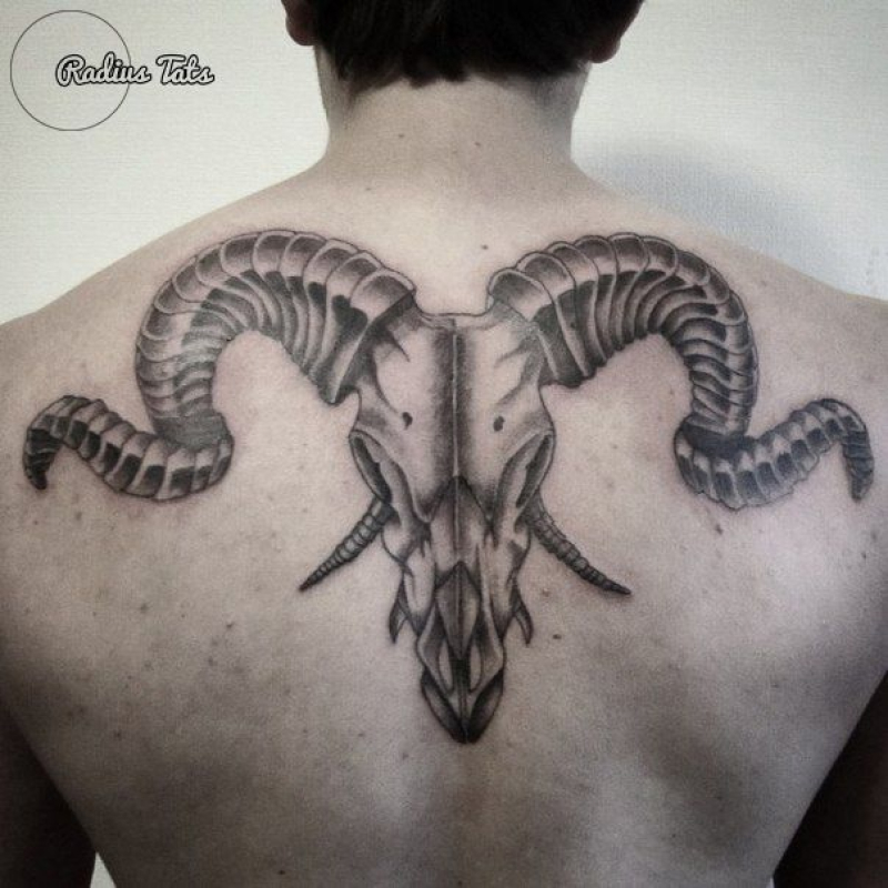 Tatuagem workout preto e cinza