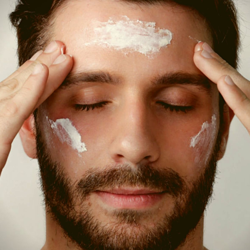 hidratar o rosto para fazer a barba crescer