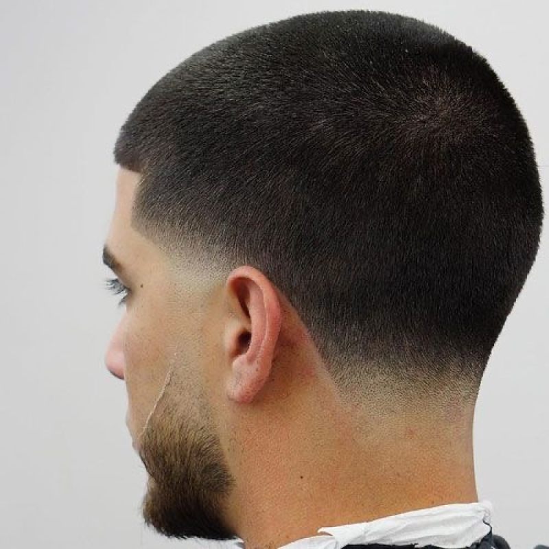 corte de cabelo masculino raspado