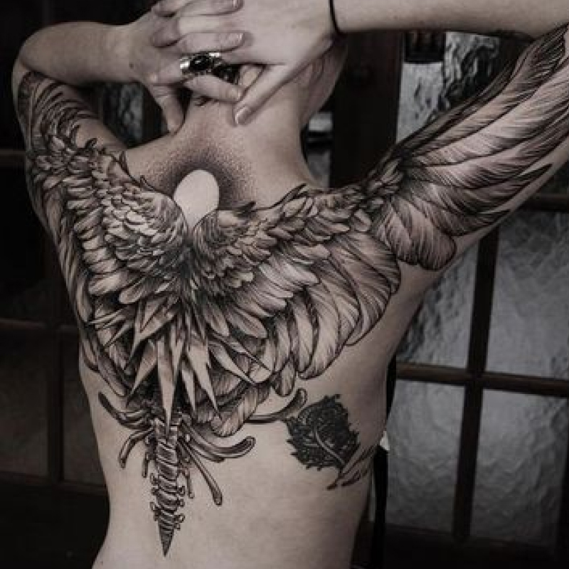 tatuagem masculina asas