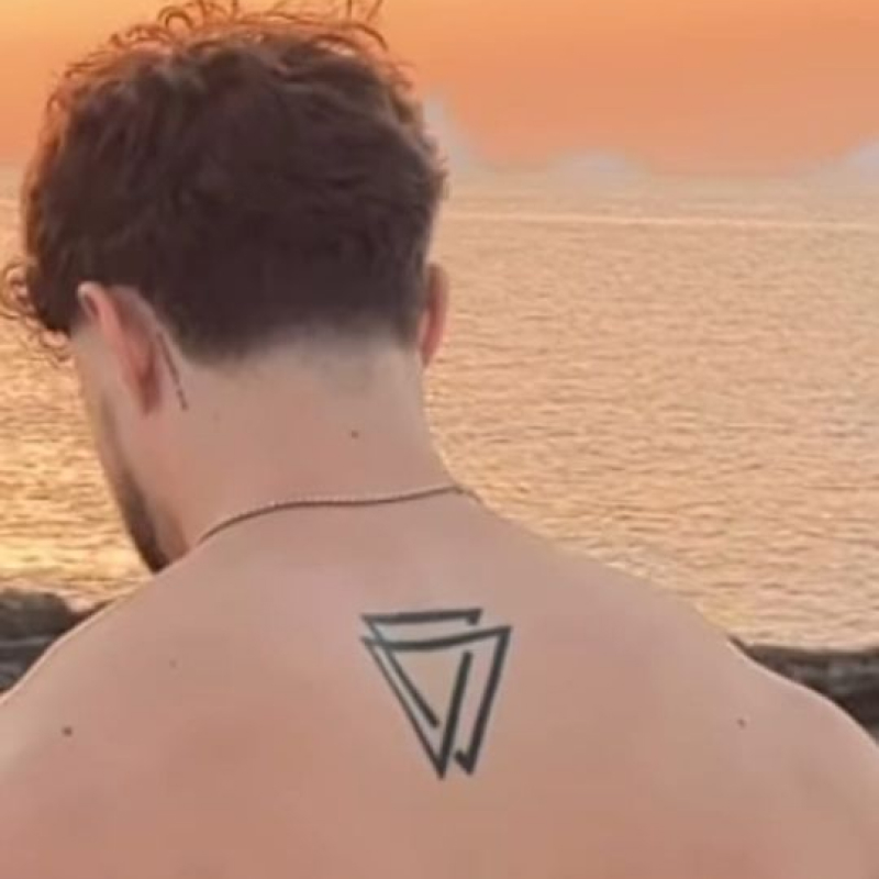 tatuagem masculina nas costas 