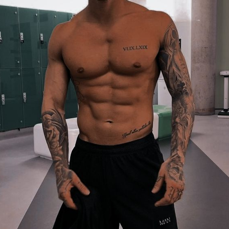 tatuagem masculina no peito