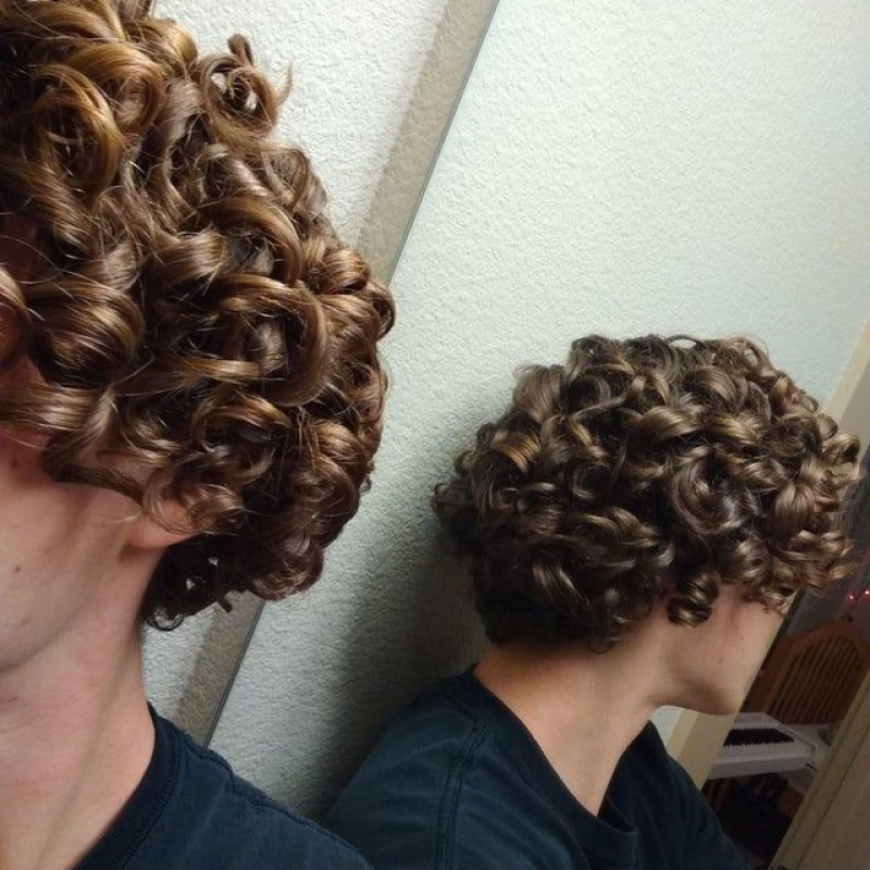 cabelo cacheado masculino 