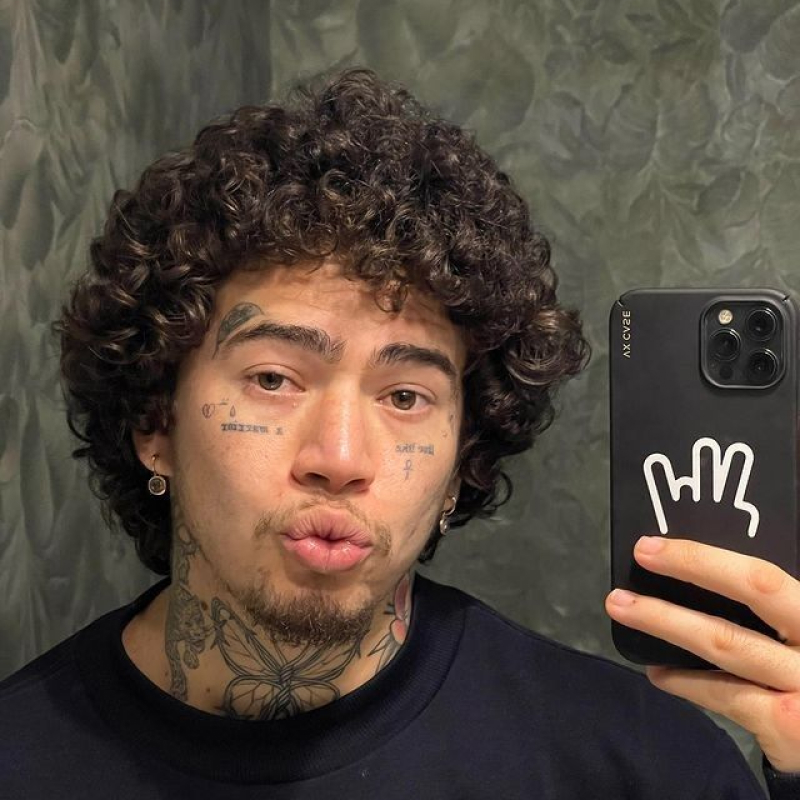 cabelo cacheado masculino 