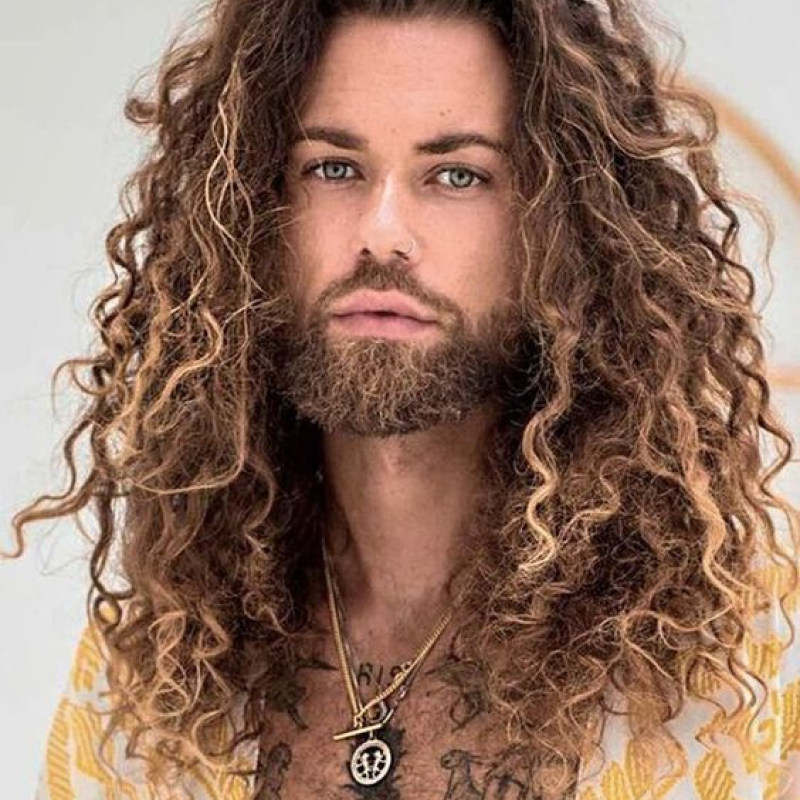 cabelo grande cacheado masculino 