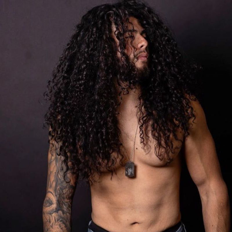 cabelo grande cacheado masculino 