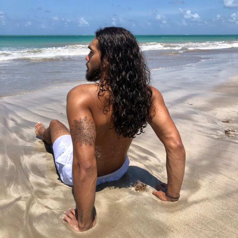 lucas martins cabelo grande masculino