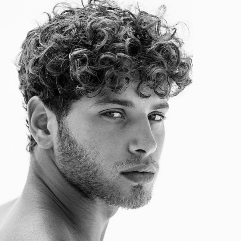 cabelo cacheado masculino 