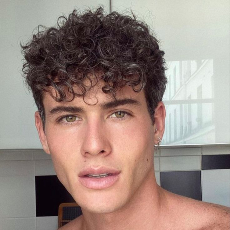 cabelo cacheado masculino 