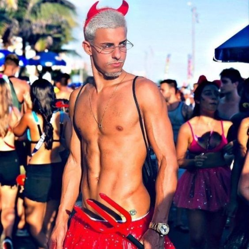 Fantasia de carnaval masculina 2025