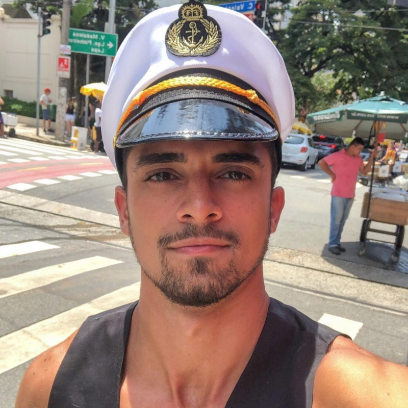 Fantasia de carnaval masculina 2025
