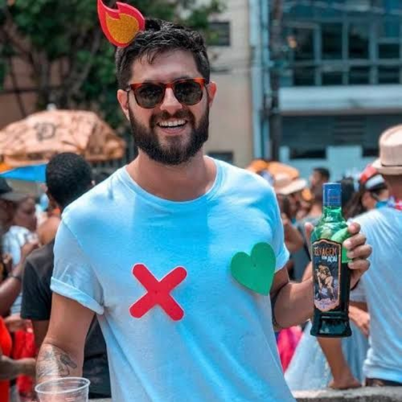 Fantasia de carnaval masculina 2025