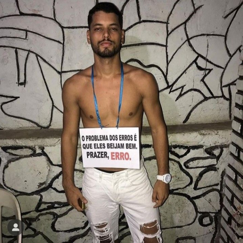 Fantasia Carnaval Masculina com plaquinha