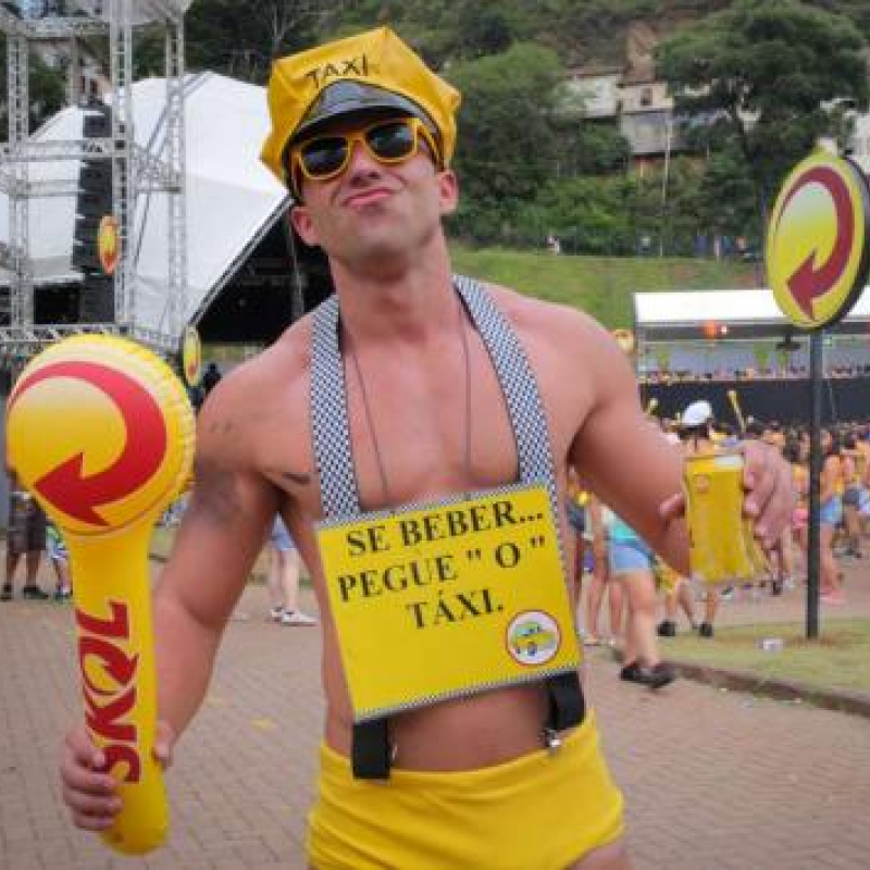 Fantasia de carnaval masculina 2025
