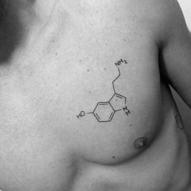 Tatuagem masculina minimalista