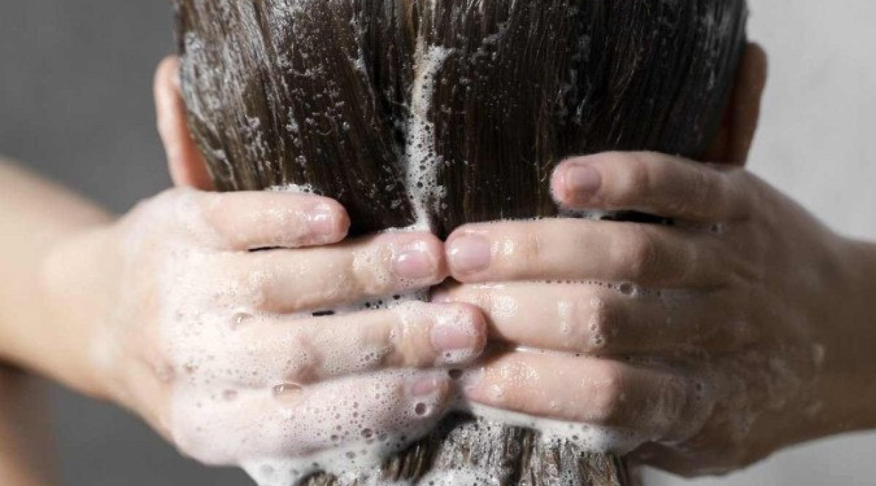 como lavar o cabelo corretamente