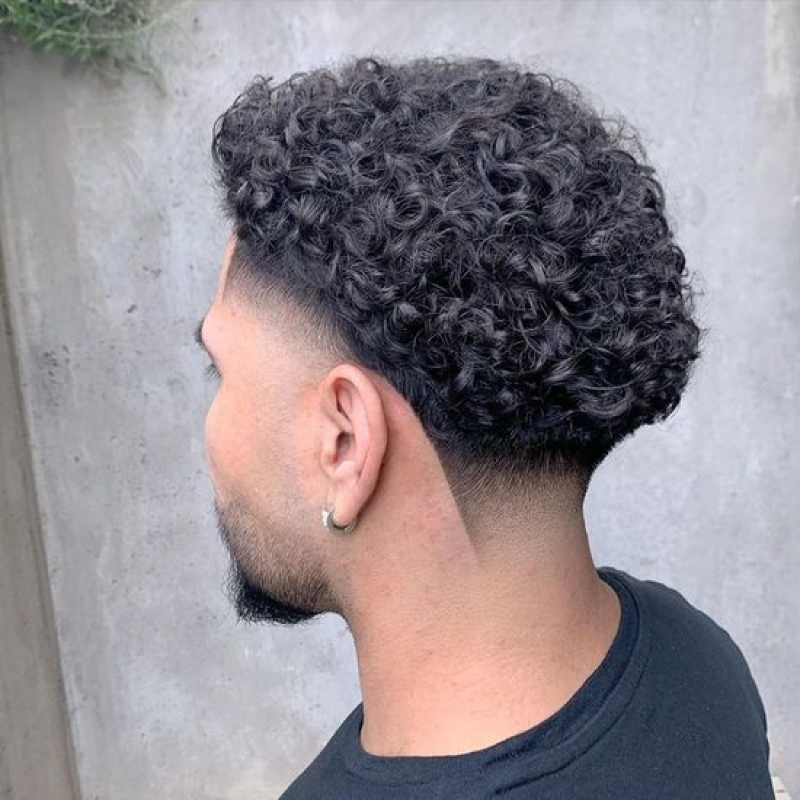 taper fade cacheado