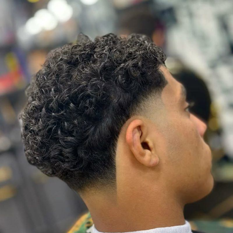 taper fade cacheado