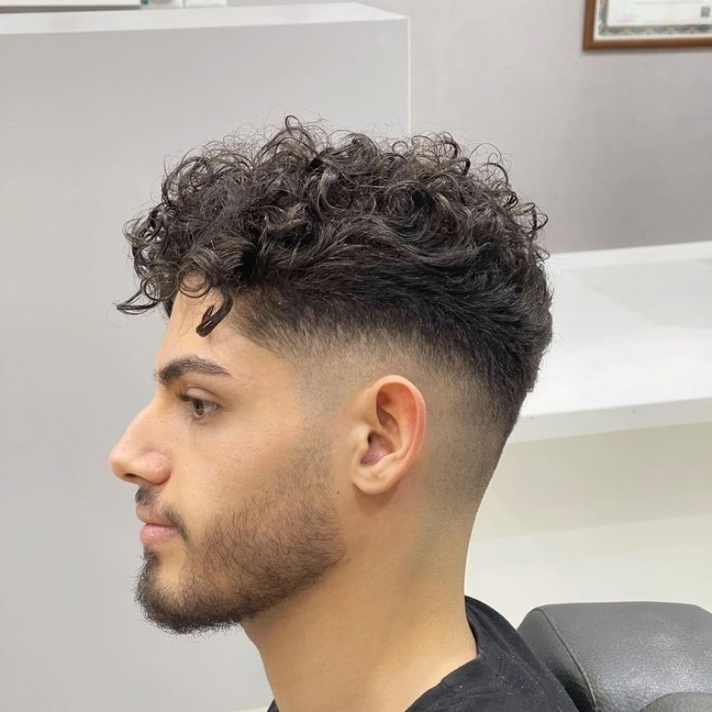 corte de cabelo undercut masculino cacheado