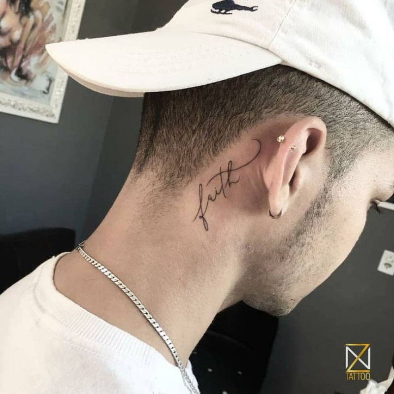 Tatuagem Atrás da Orelha Masculina