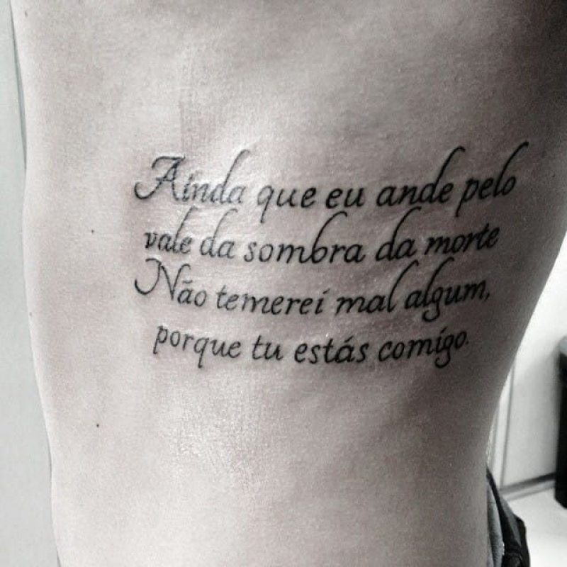 Frase na costela Masculina