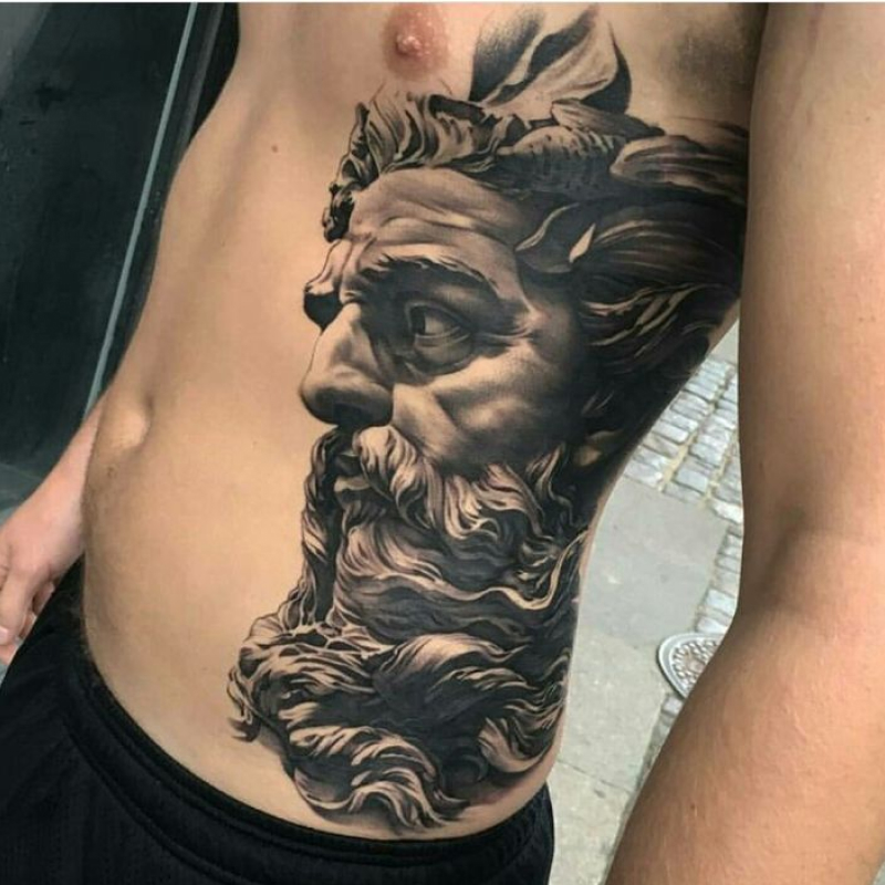 Tatuagem na costela Masculina