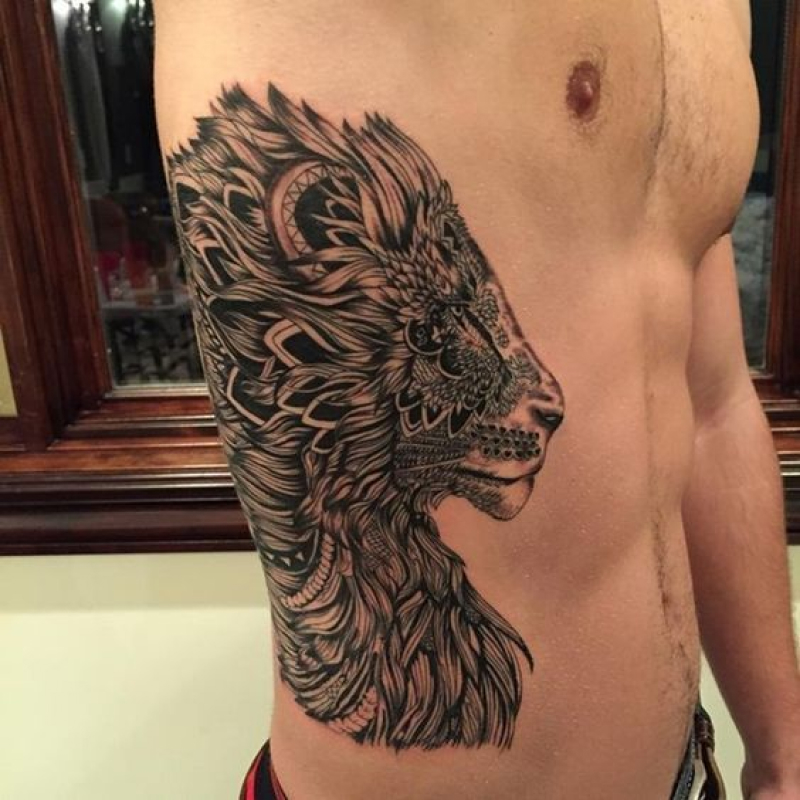 Tatuagem na costela Masculina